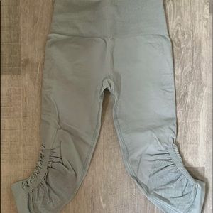 Lululemon mint green cropped leggings 2 ($$ FIRM)